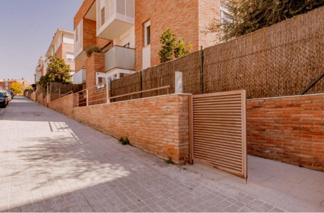 Bonito Duplex Con Piscina En Barcelona&Playa Apartment Tiana Exterior photo